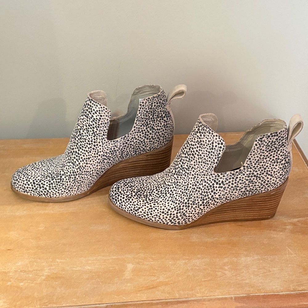 TOMS Kallie Wedge Booties in Mini Cheetah Print - Picture 4 of 7